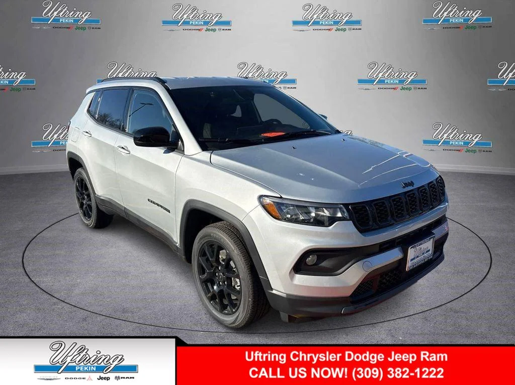 New 2026 Silver Zynith Metallic Clearcoat Jeep Latitude Altitude image 1