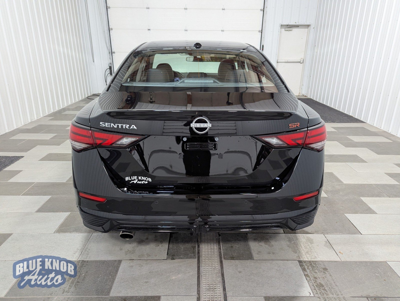 2025 Nissan Sentra SR photo 2