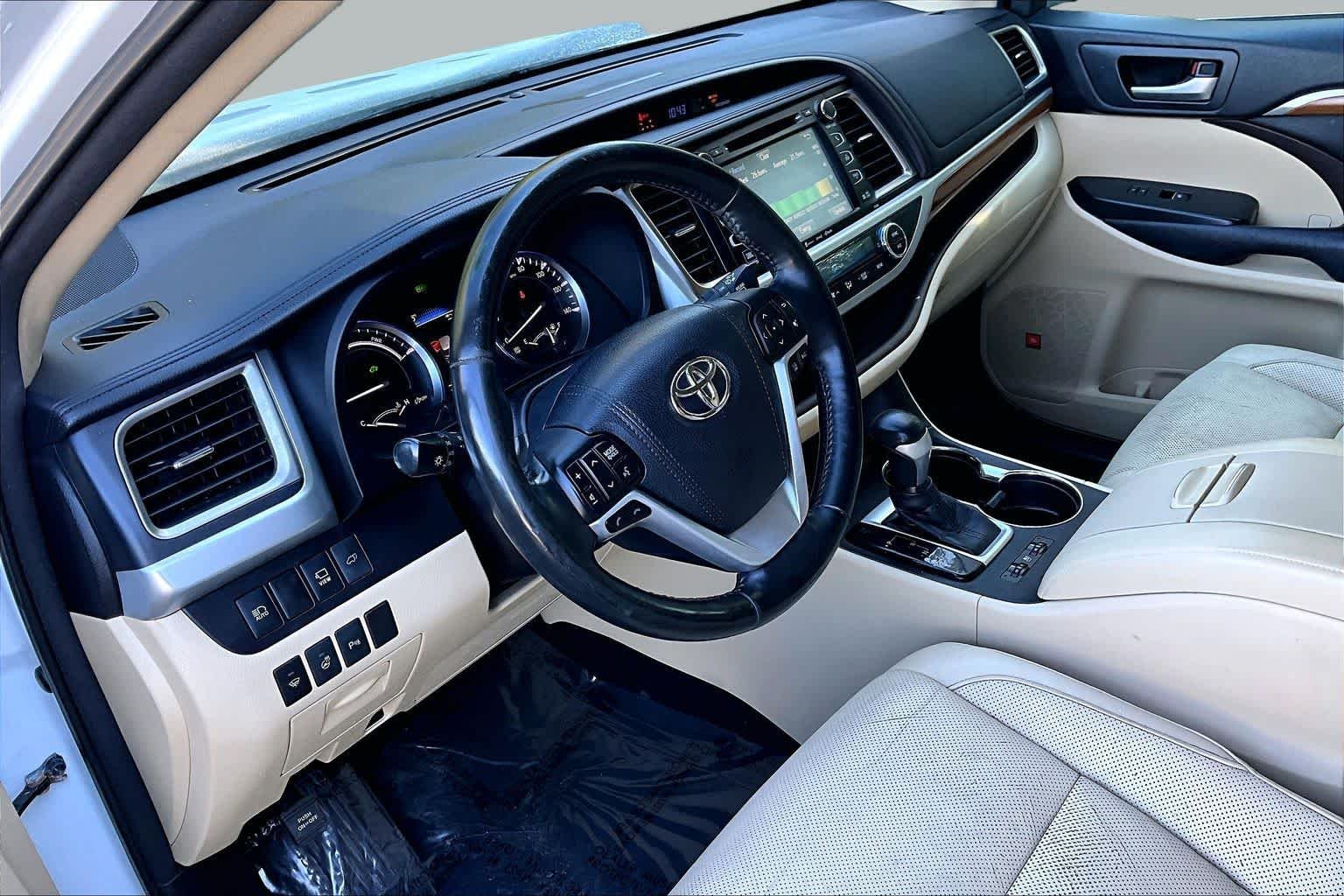 Used 2017 Blizzard Pearl Toyota Hybrid Limited Platinum image 19