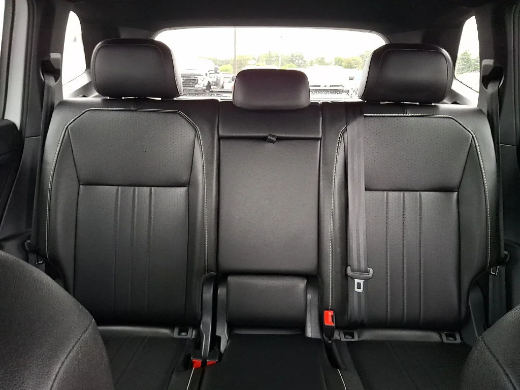 Used 2023  Volkswagen SE R-Line Black image 20
