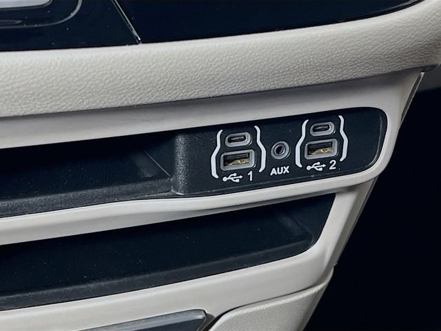 2024 Chrysler Pacifica Touring L - Photo 20