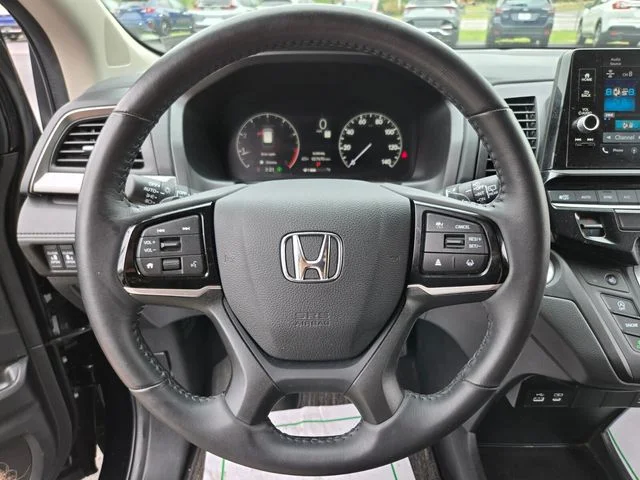 Used 2025 Black Honda EX-L image 32