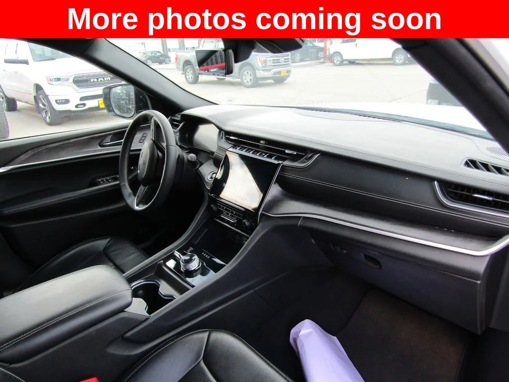 Used 2024 White Jeep Limited image 11