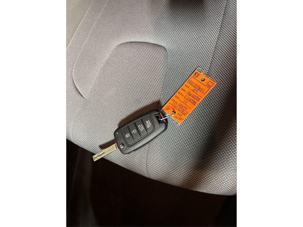 Certified Used 2025 White Hyundai SE image 33