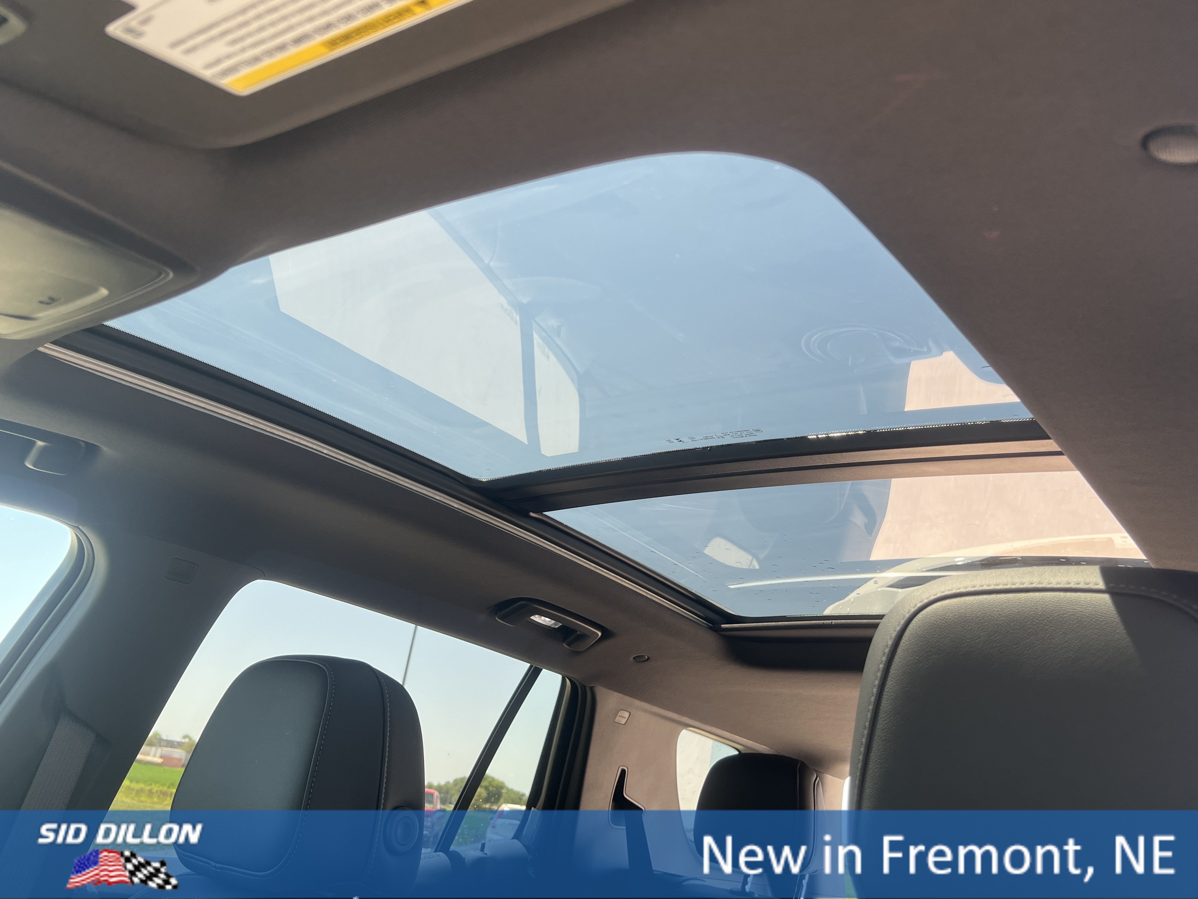 New 2027 Summit White Chevrolet LT image 3