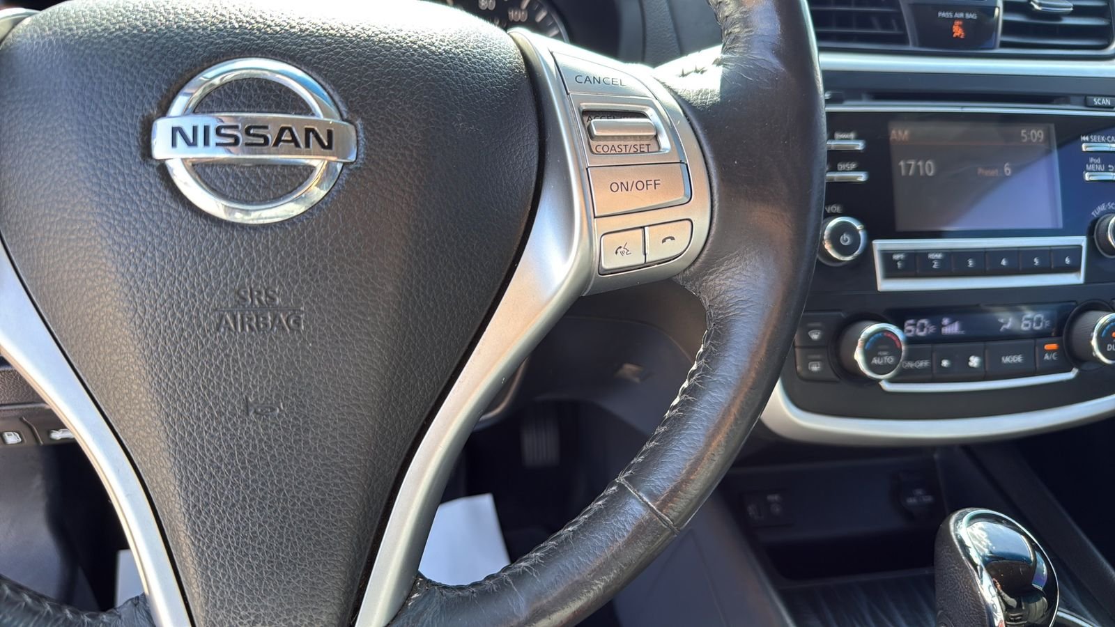 Used 2017 Silver Nissan 2.5 SL image 12