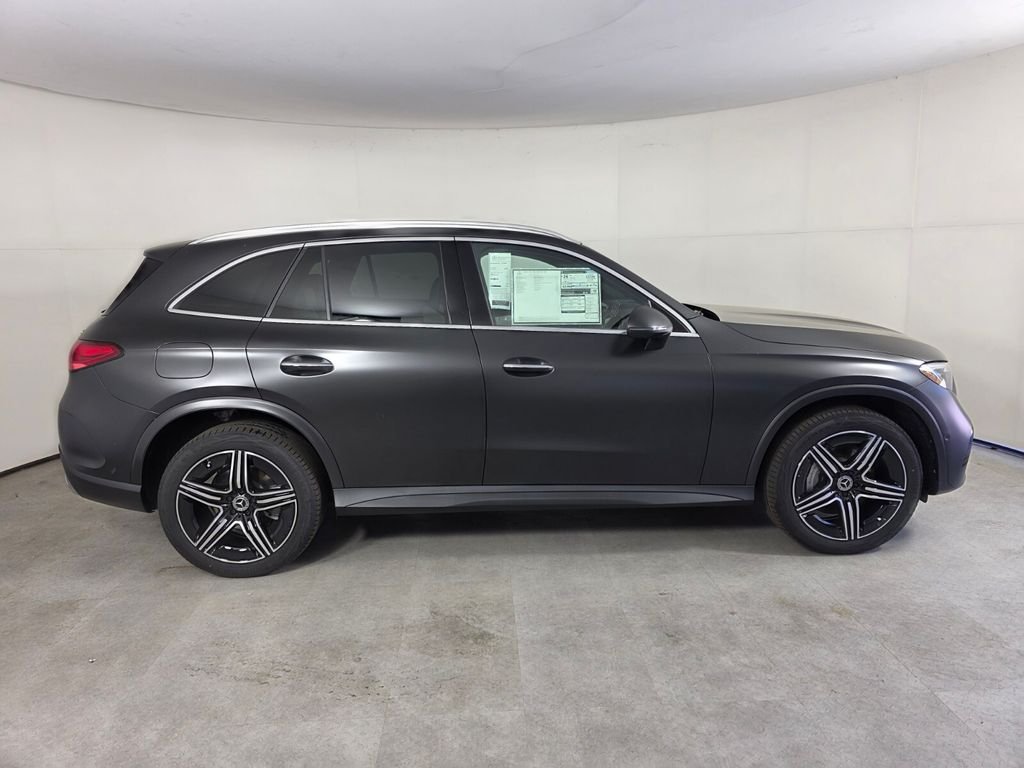 New 2026 MANUFAKTUR exclusive graphite grey magno Mercedes-Benz GLC 300 image 3
