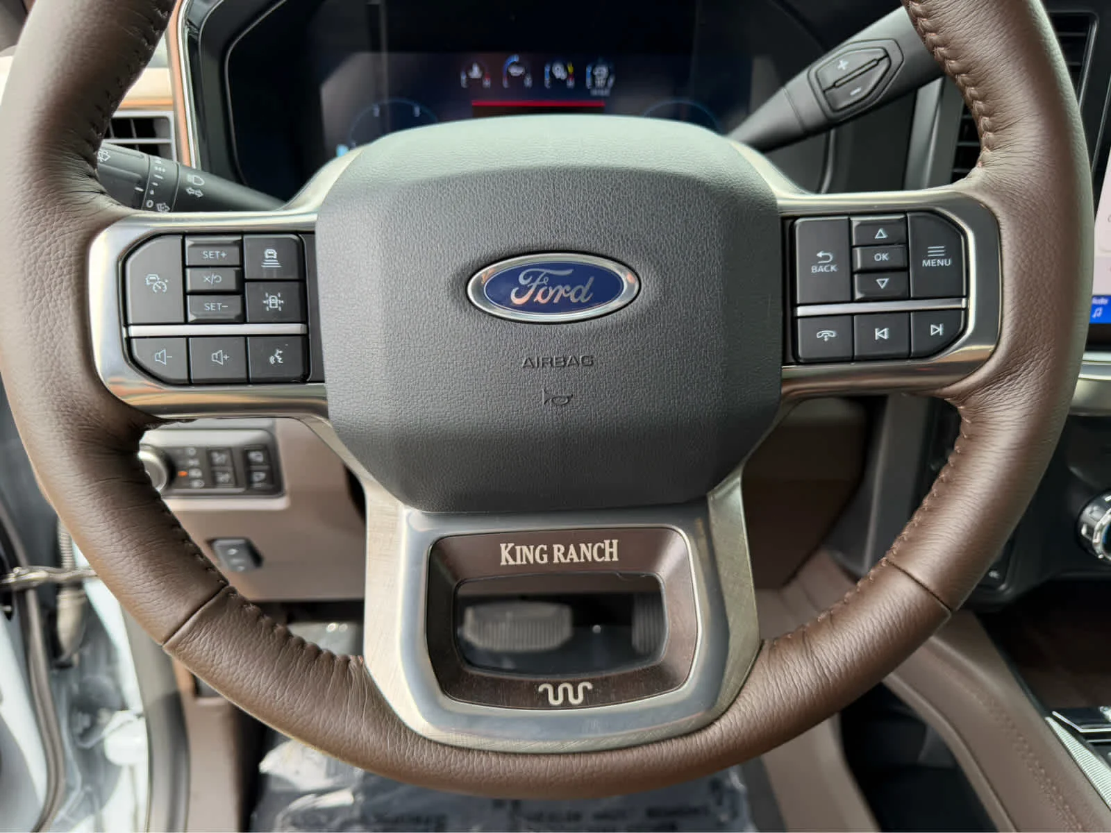 New 2026 Glacier Gray Metallic Tri-Coat Ford F-350® King Ranch® image 32