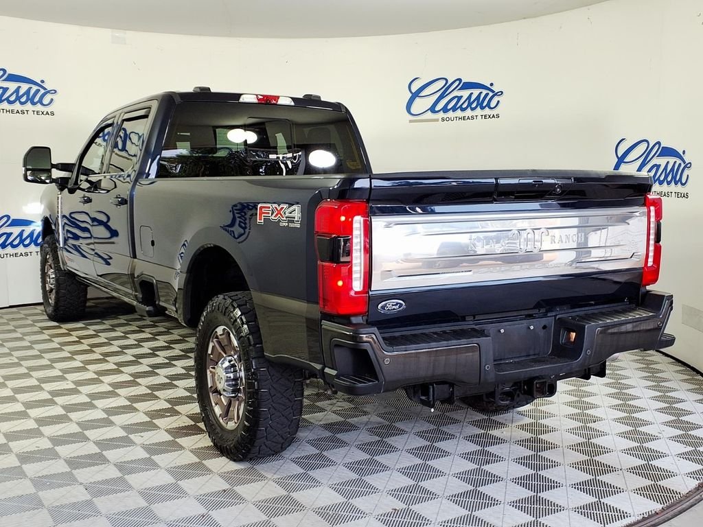 Used 2024  Ford King Ranch image 2