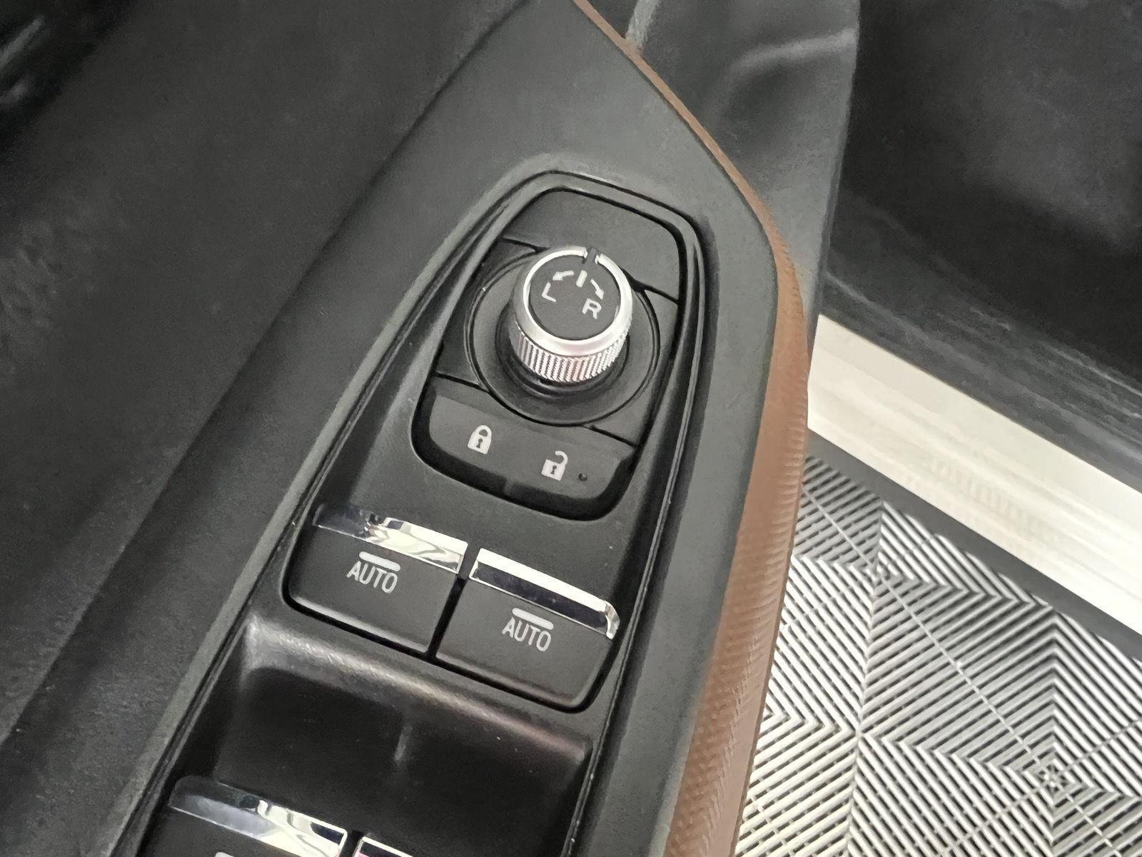 Used 2025 Crystal White Pearl Subaru Touring Hybrid image 19