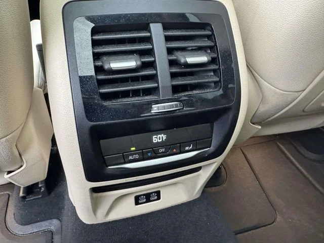 Used 2020 White BMW xDrive30i image 18