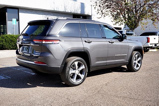 New 2026 Baltic Gray Metallic Clear-Coat Exterior Paint Jeep Limited image 9