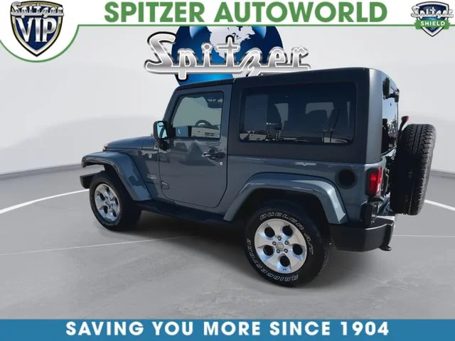Used 2014 Gray Jeep Sahara image 7