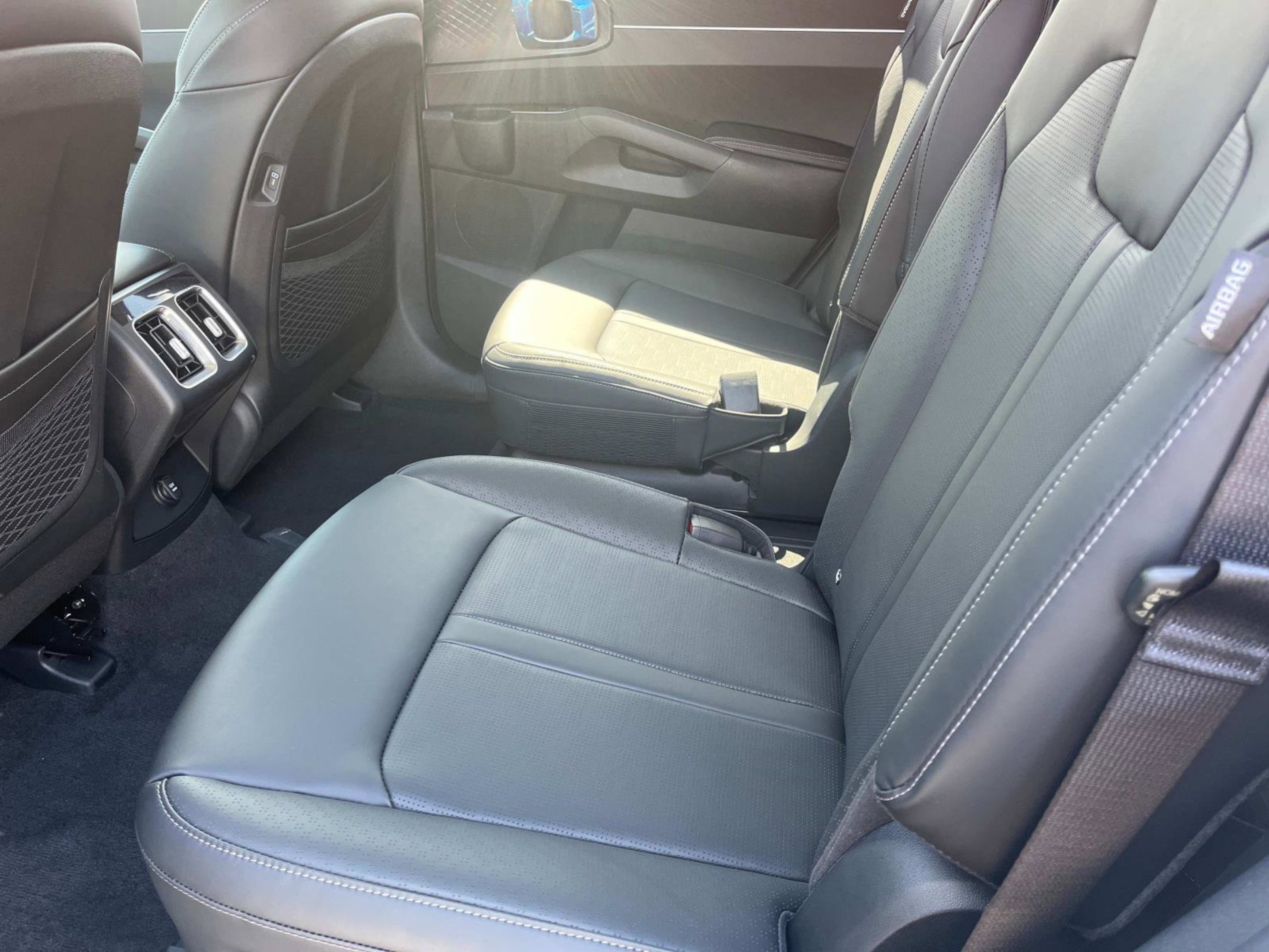 2025 Kia Sorento EX - Photo 21