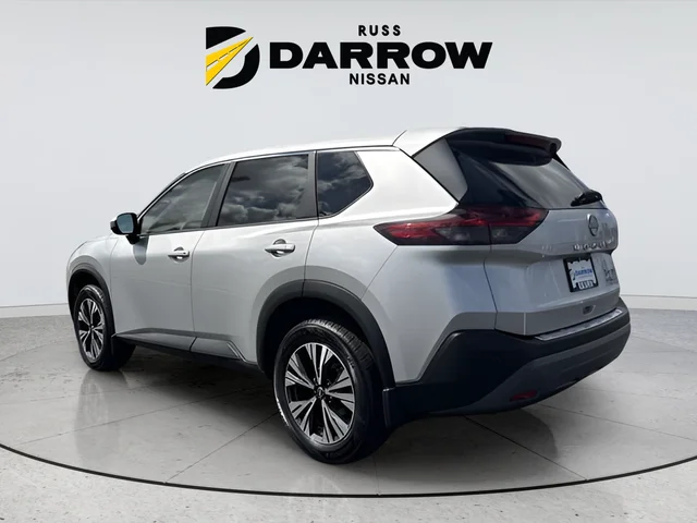 Used 2023 Silver Nissan SV image 3