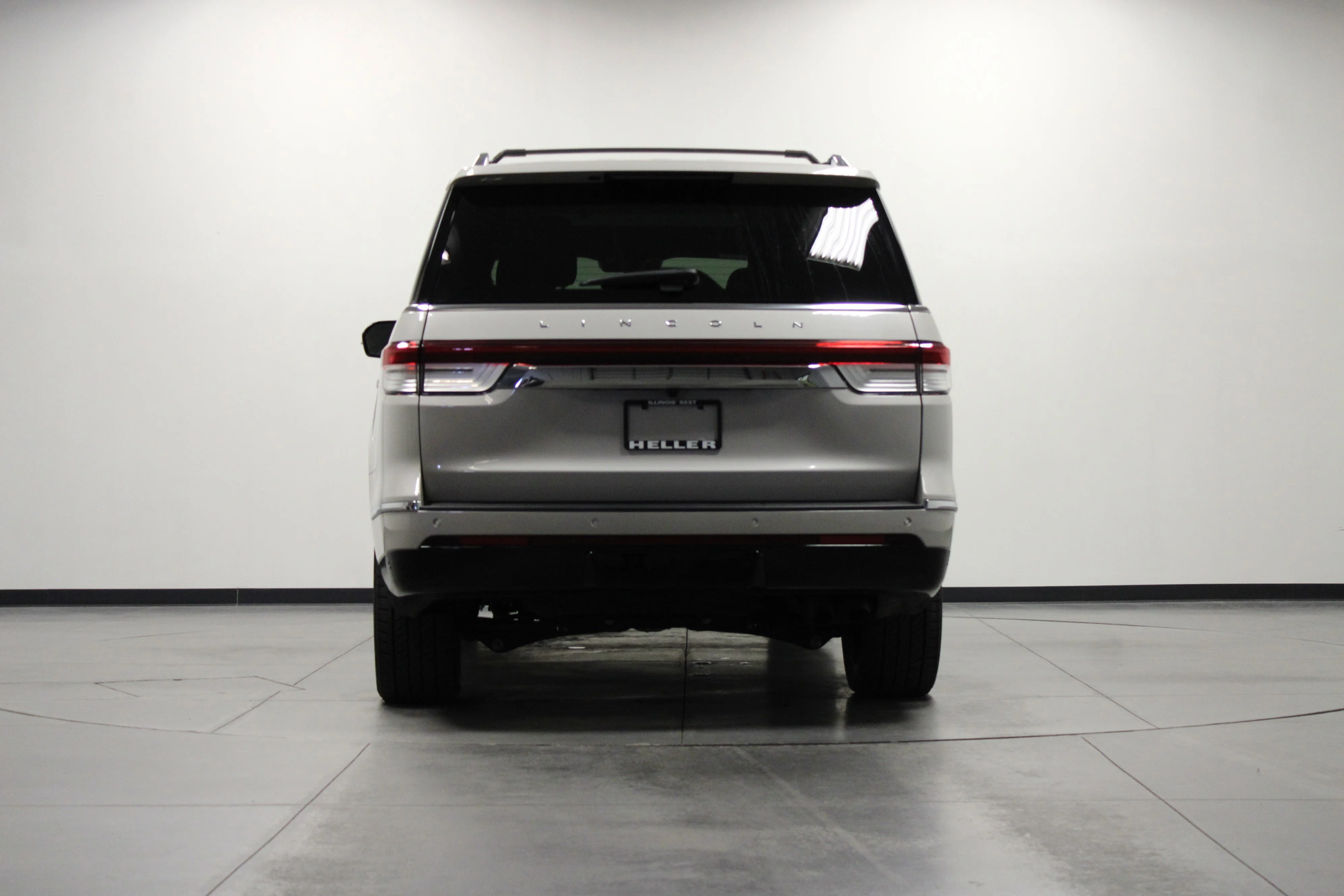 Used 2024 Ceramic Pearl Metallic Tri-Coat Lincoln Reserve image 5