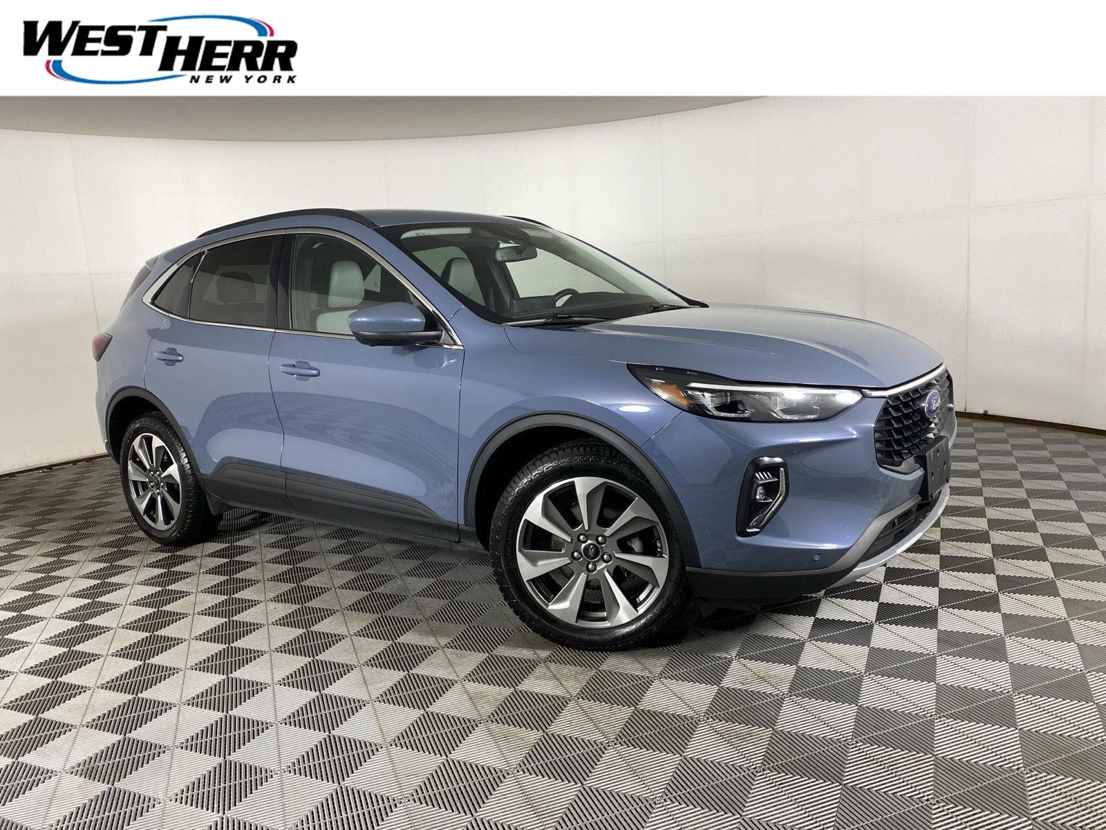 Used 2023 Vapor Blue Ford Platinum image 1