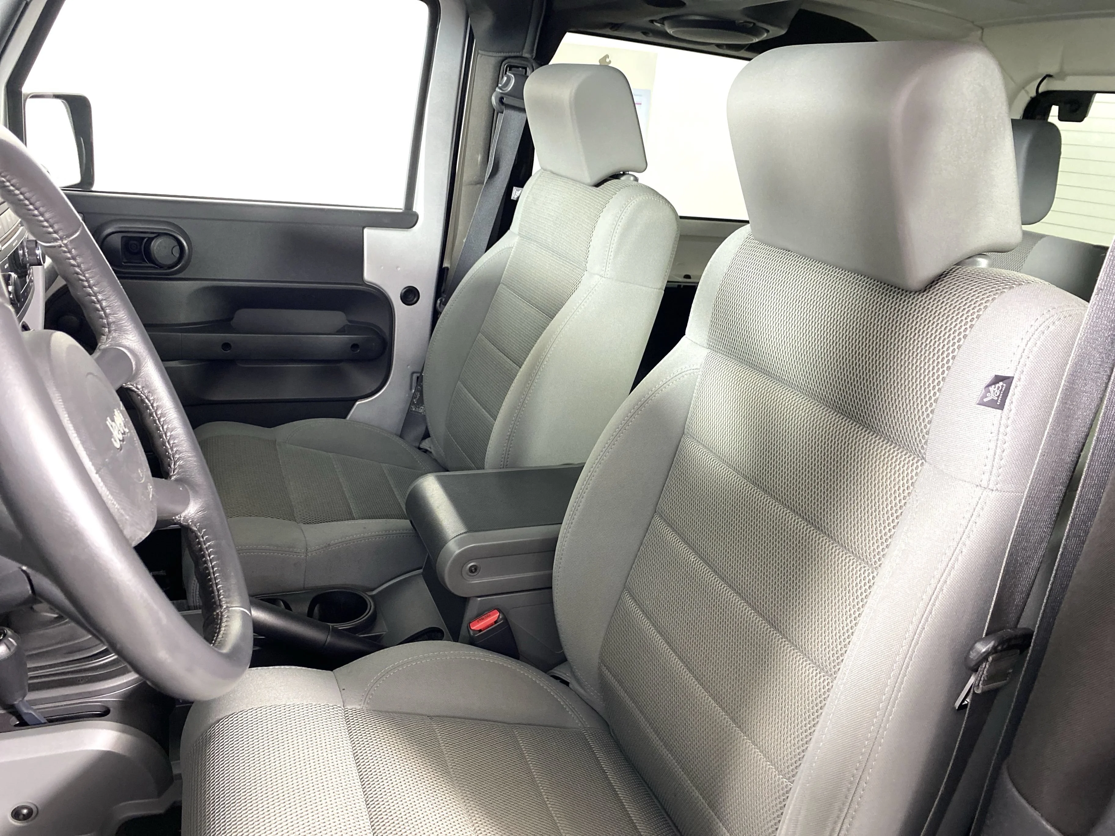 Used 2007 Bright Silver Metallic Jeep Sahara image 13
