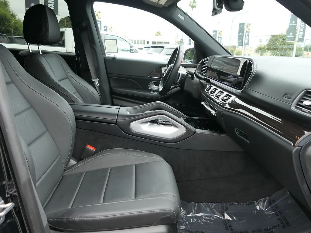 Used 2025 Black Mercedes-Benz GLS 450 image 25