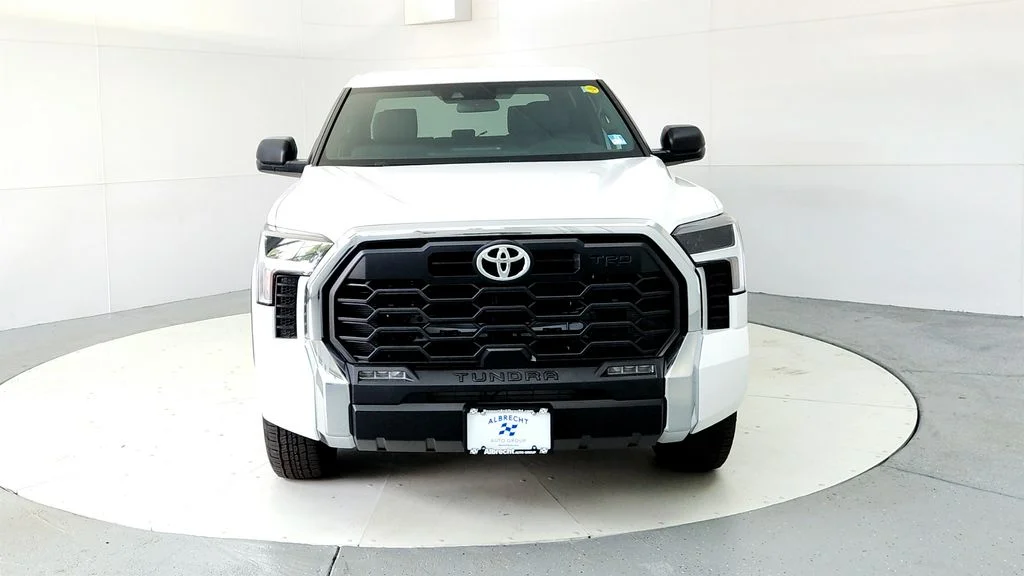 New 2026 Ice Cap Toyota SR5 image 8
