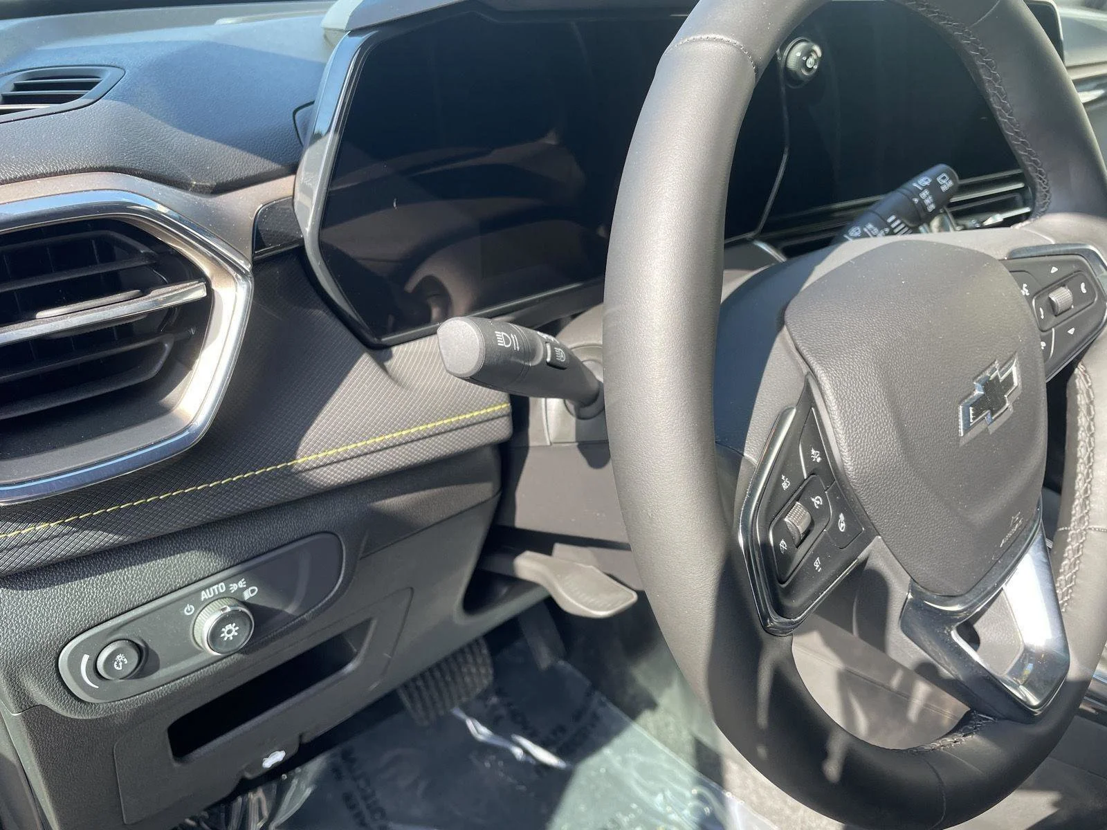 Used 2025 Cacti Green Chevrolet ACTIV image 21