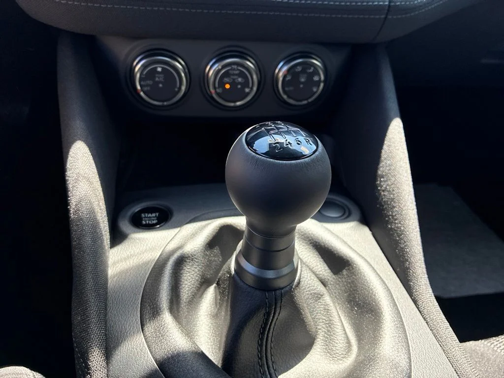 New 2026 Boulder Gray Pearl / Super Black Two-tone Nissan Sport image 19