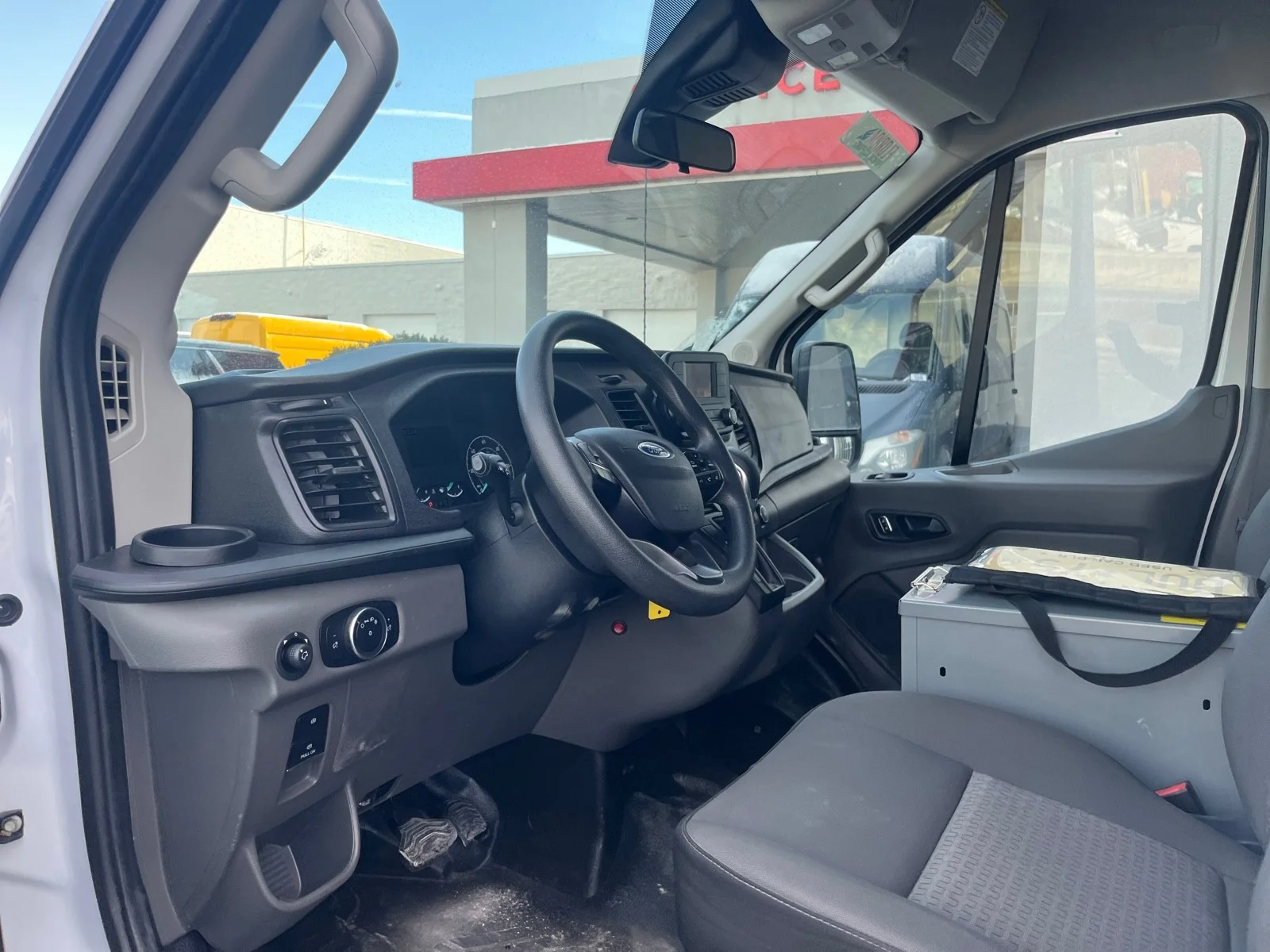 Used 2023 Oxford White Ford T250 MED ROOF AWD image 9