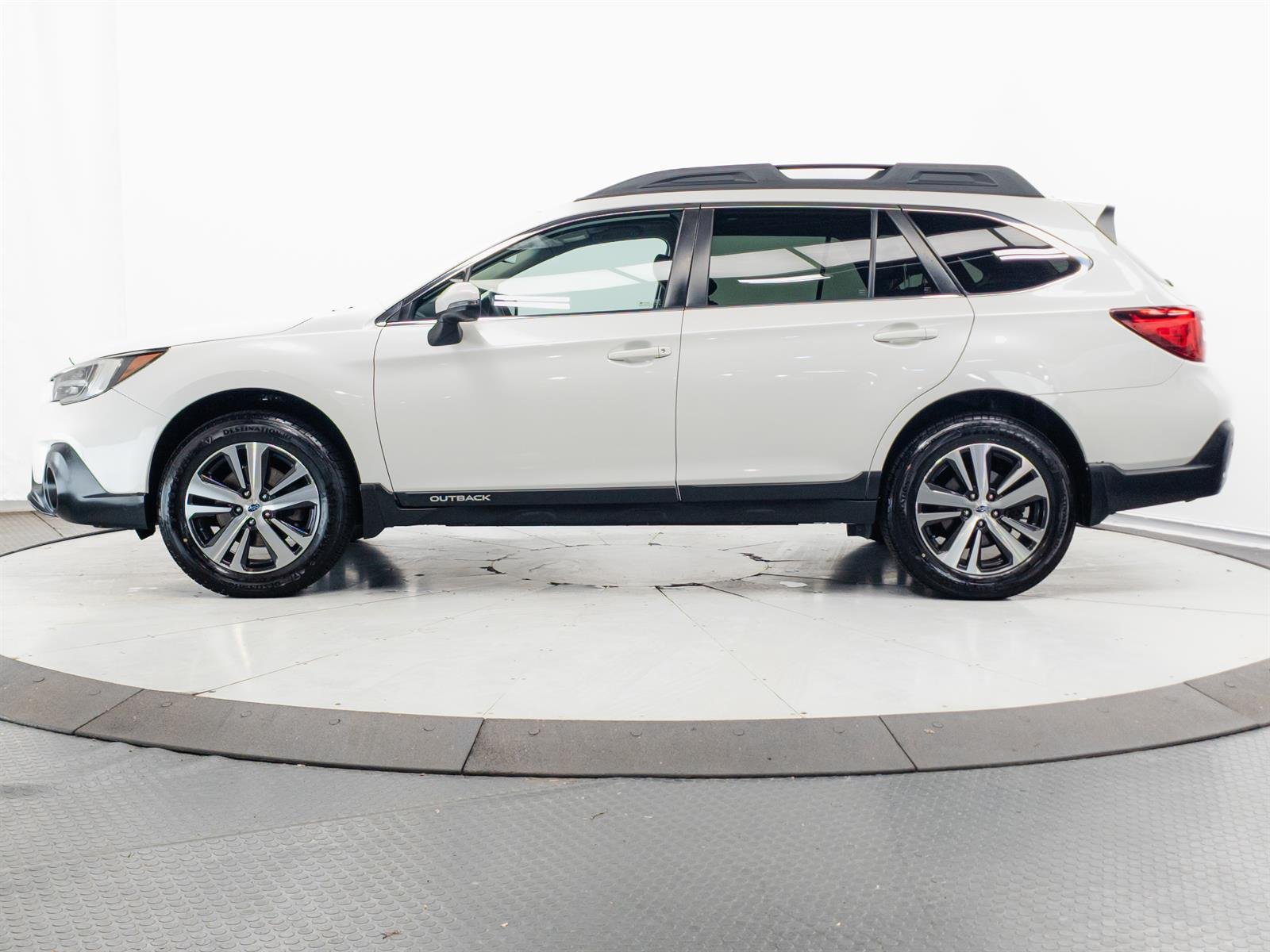 Used 2019 White Subaru 2.5i image 8