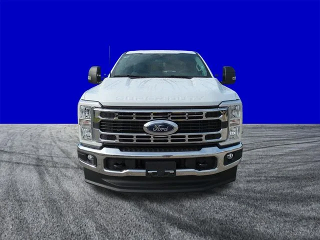 New 2026 Oxford White Ford F-350® XLT image 9