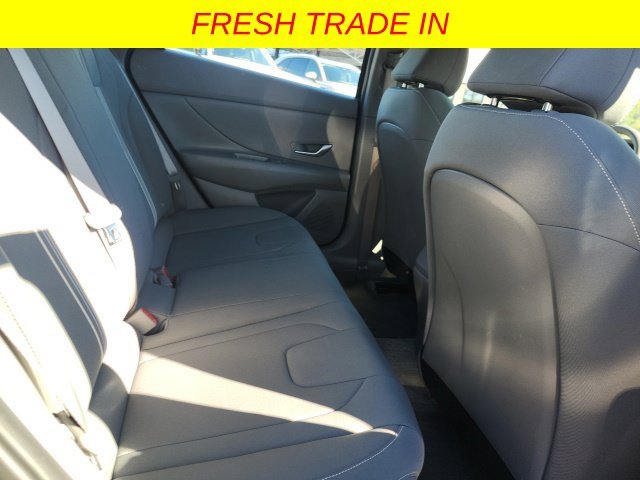 Used 2023 Black Hyundai SEL image 19
