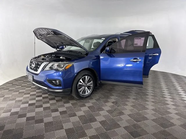 Used 2017 Blue Nissan SL image 12