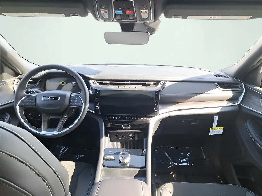 New 2026 Baltic Gray Metallic Clearcoat Jeep Altitude image 17