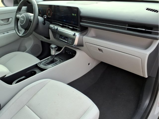 Used 2026  Hyundai SEL Sport image 22