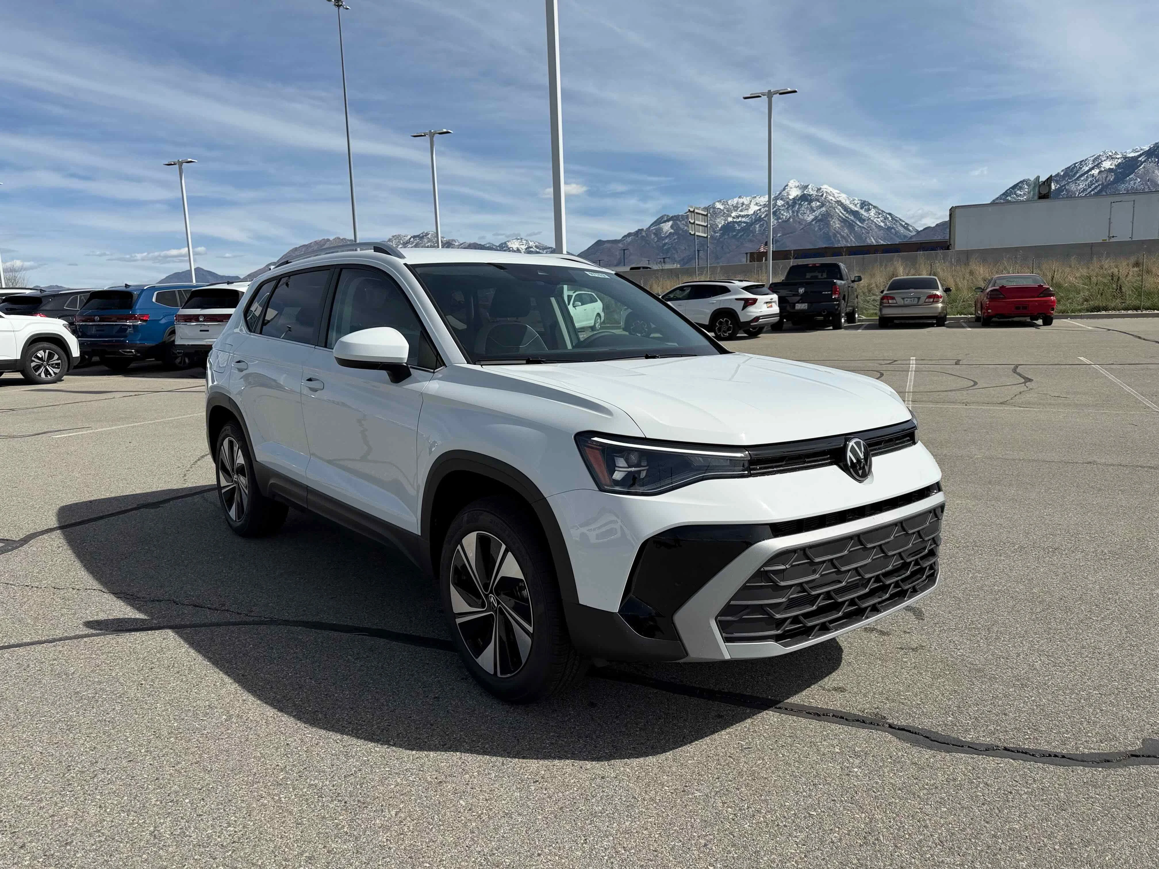 New 2026 Pure White Volkswagen SE image 9