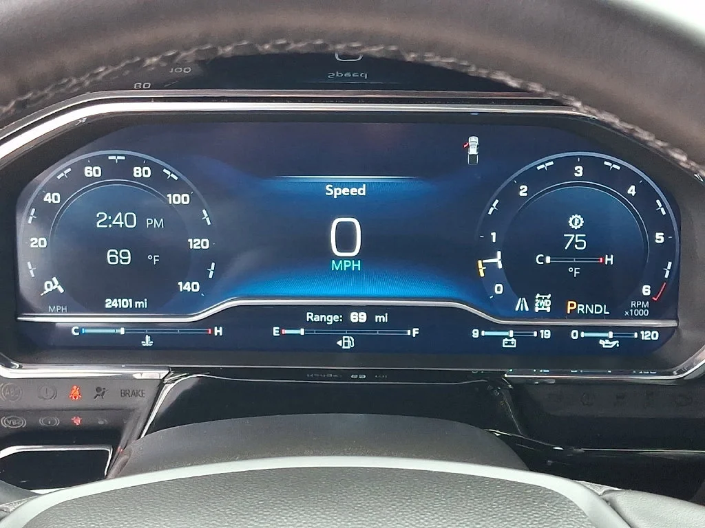 Used 2024 Summit White Chevrolet LT image 26