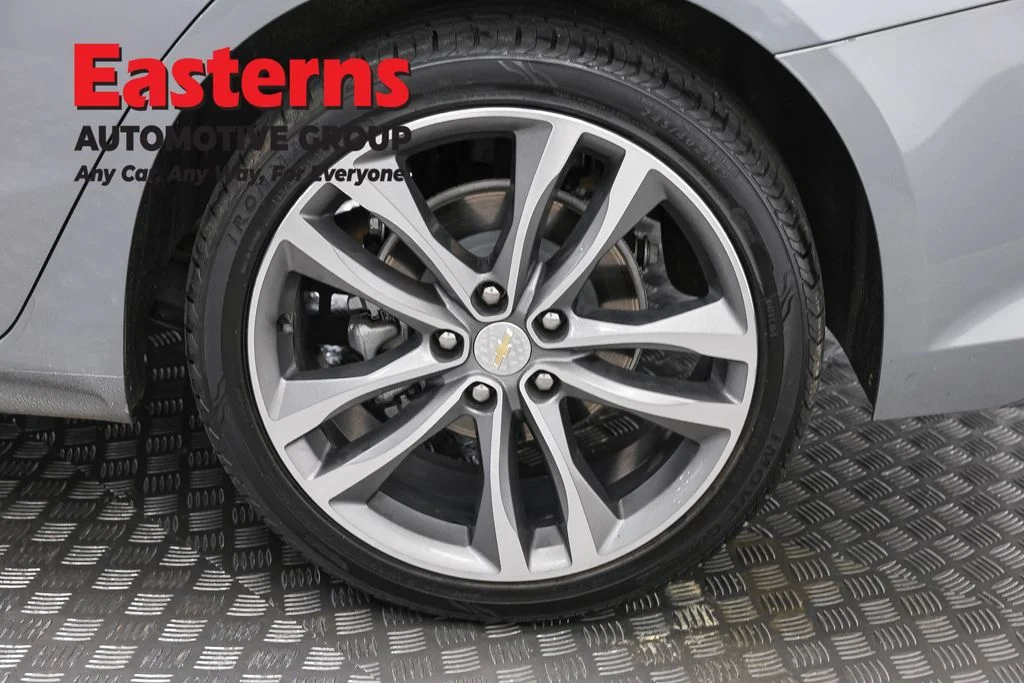 Used 2024 Gray Chevrolet LT image 35