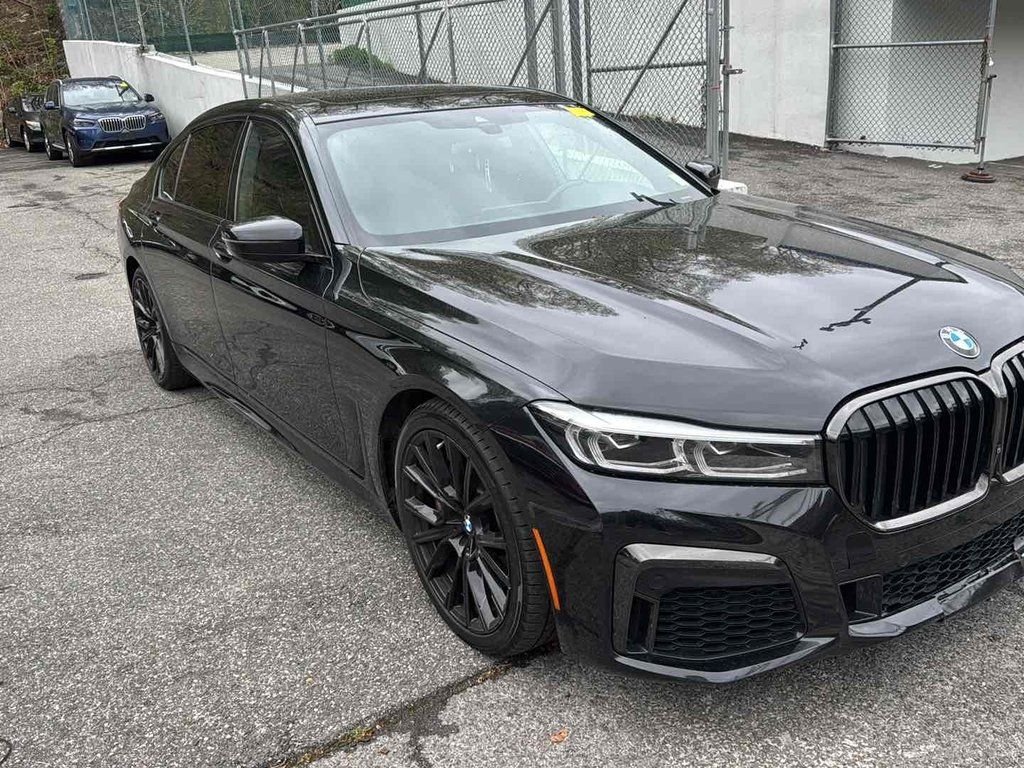 Used 2022 Black BMW 740i image 3
