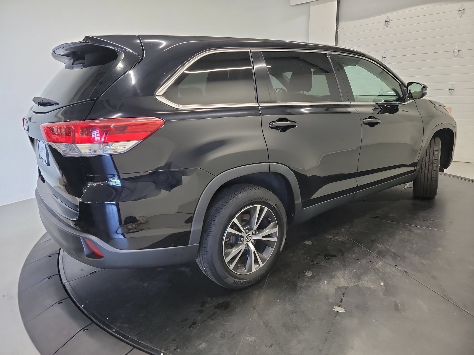 Used 2019 Midnight Black Metallic Toyota LE image 8