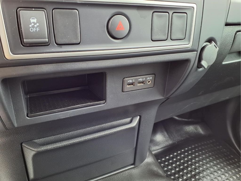 Used 2019 Silver Nissan S Diesel image 13