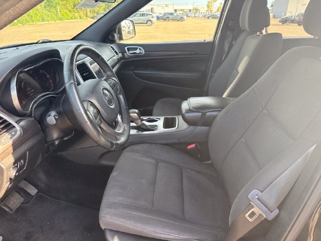 Used 2018 Black Jeep Laredo image 9