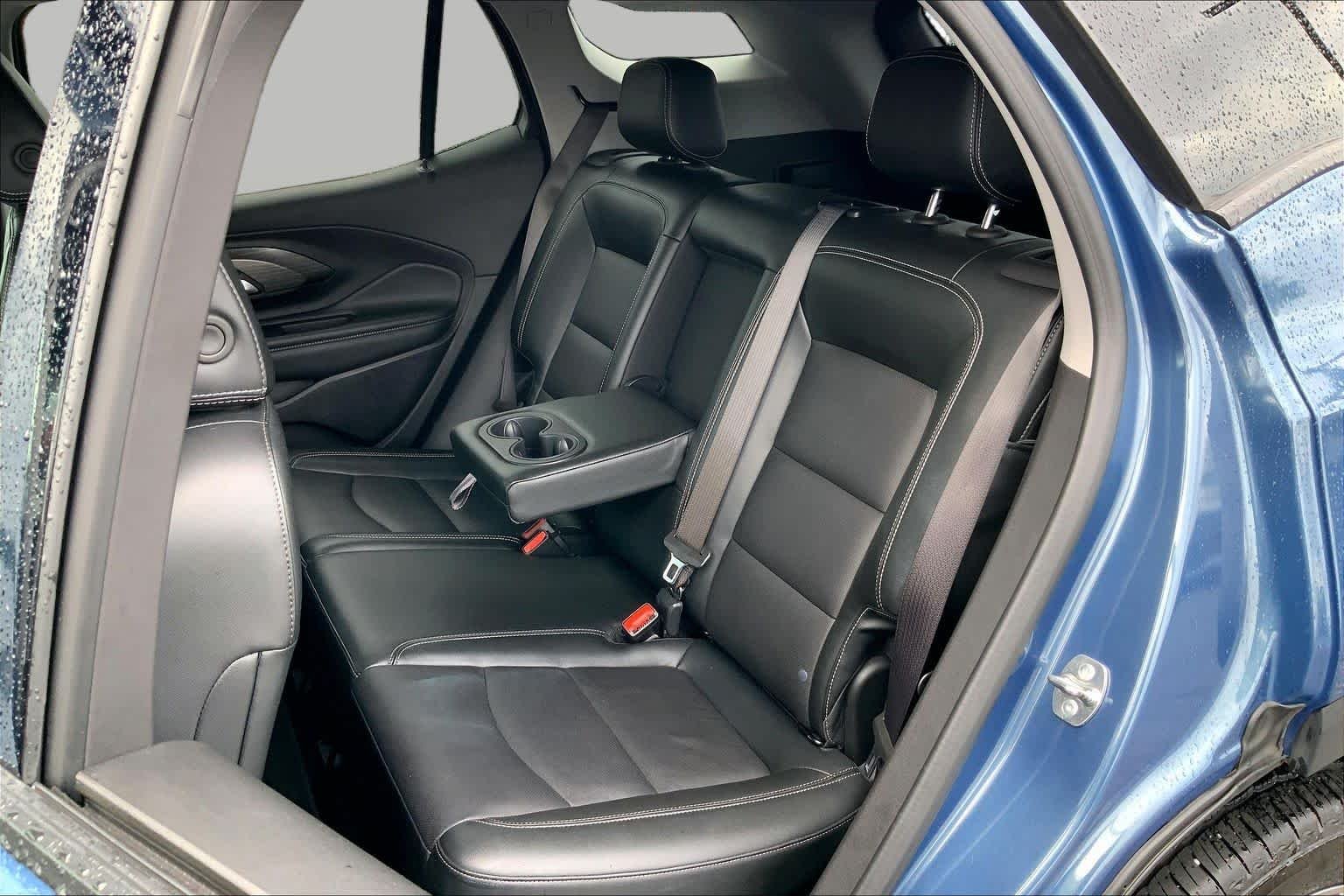 Used 2024 Downpour Metallic GMC SLT image 19
