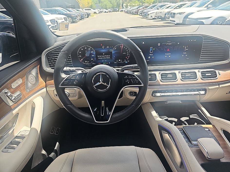 Used 2025 Polar White Mercedes-Benz GLE 450e image 19