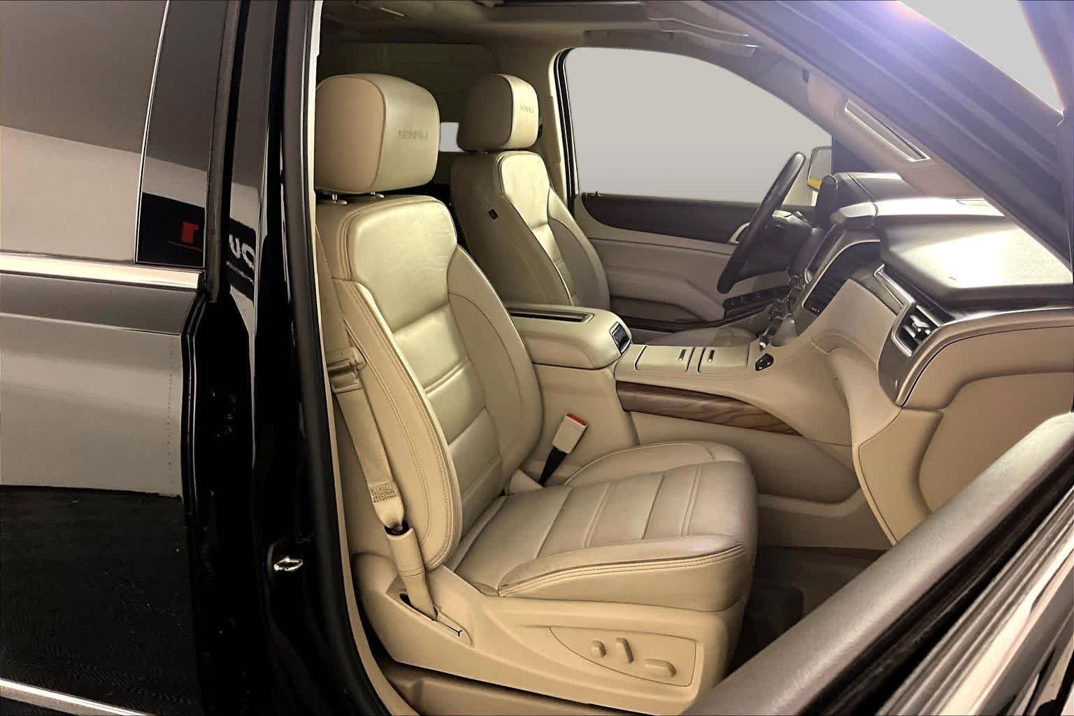 Used 2019 ONYX BLACK GMC Denali image 9