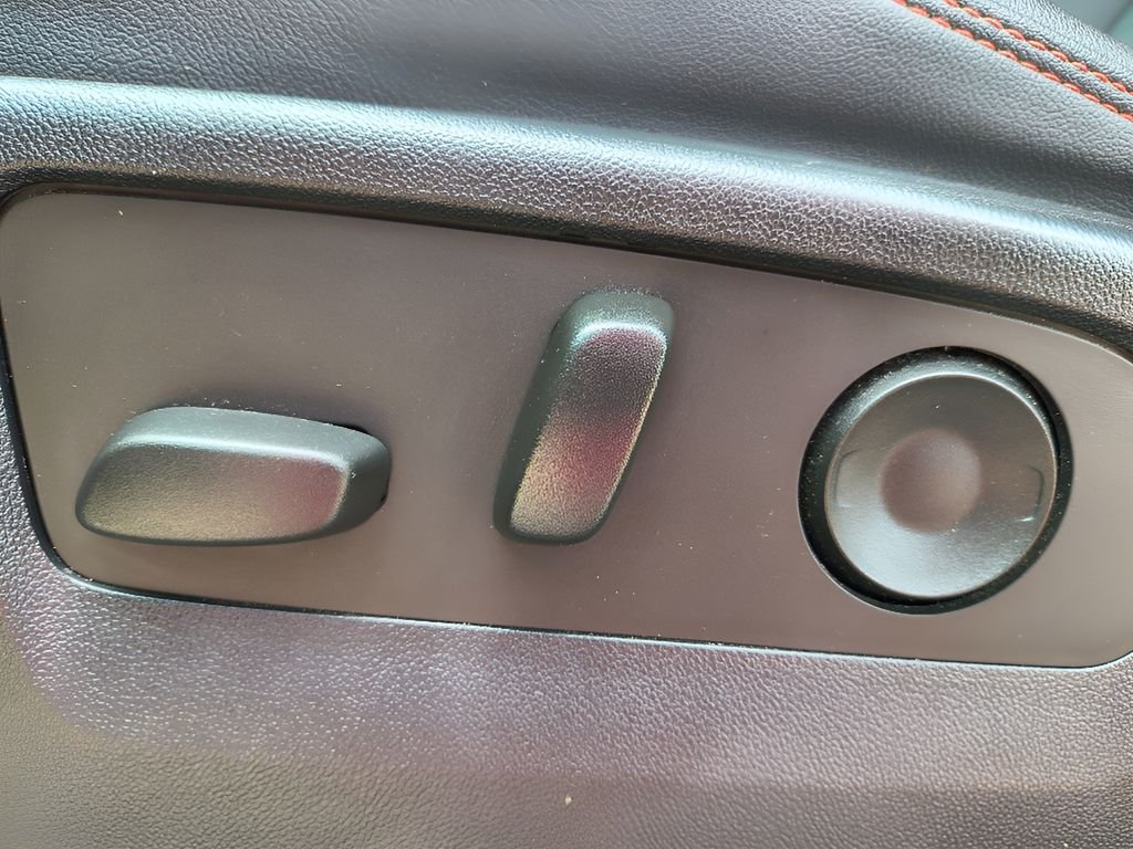 2023 Chevrolet Colorado Z71 - Photo 11