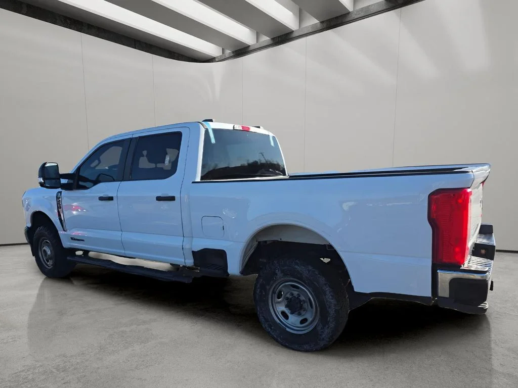 Used 2023 Oxford White Ford XL image 5