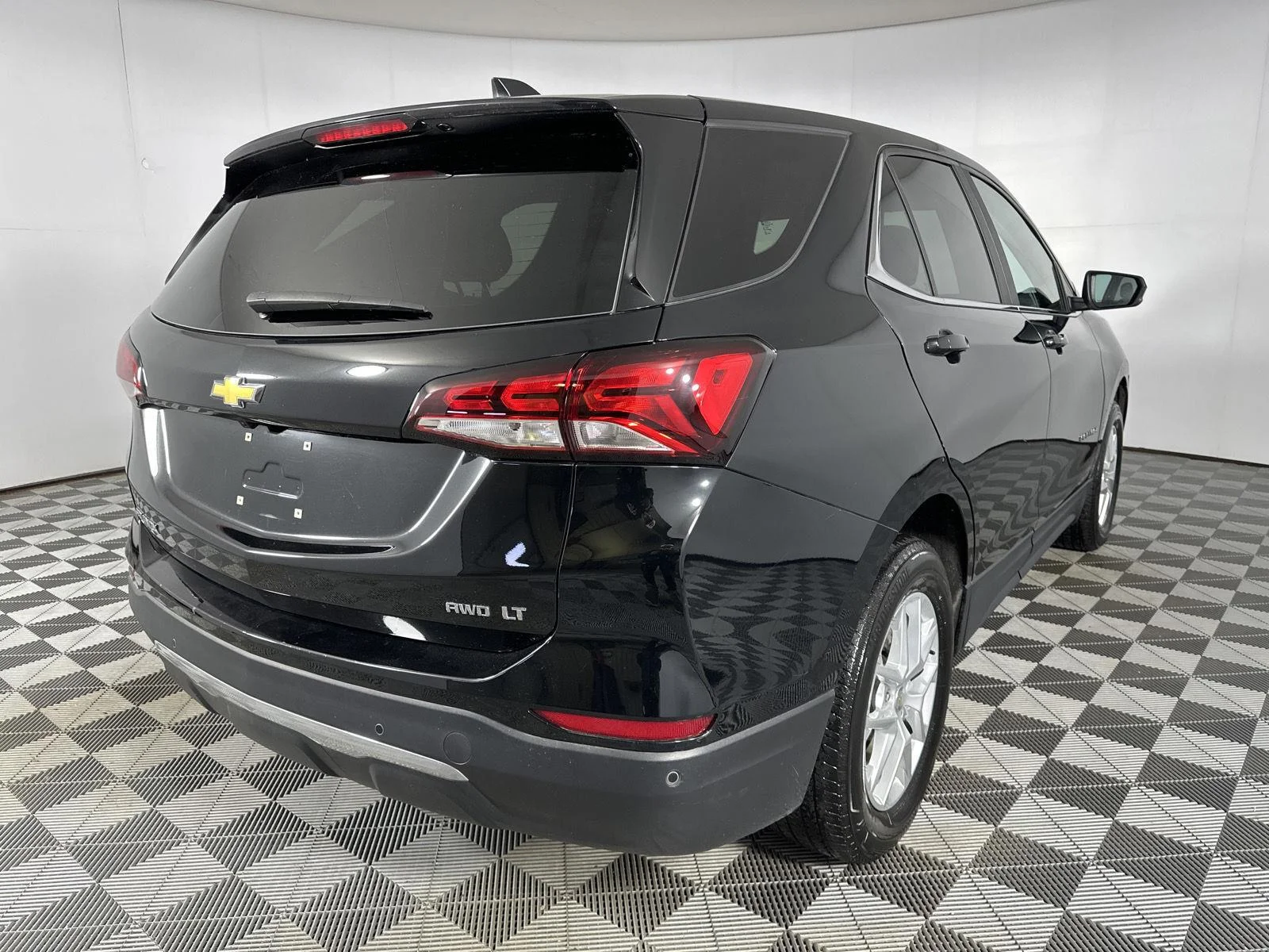 Used 2024 Mosaic Black Metallic Chevrolet LT image 25