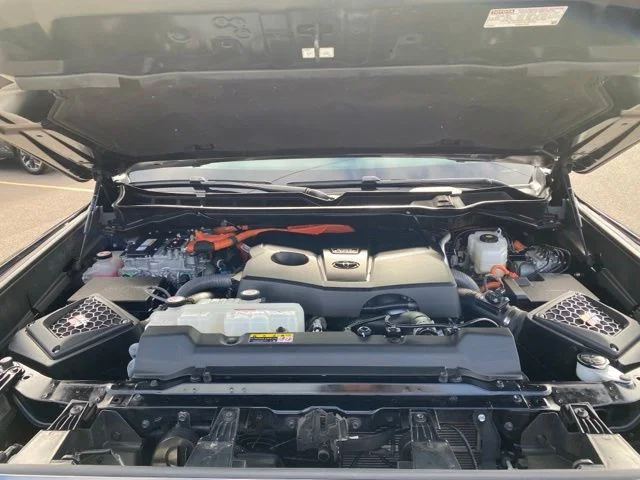Used 2022 Black Toyota Platinum image 28