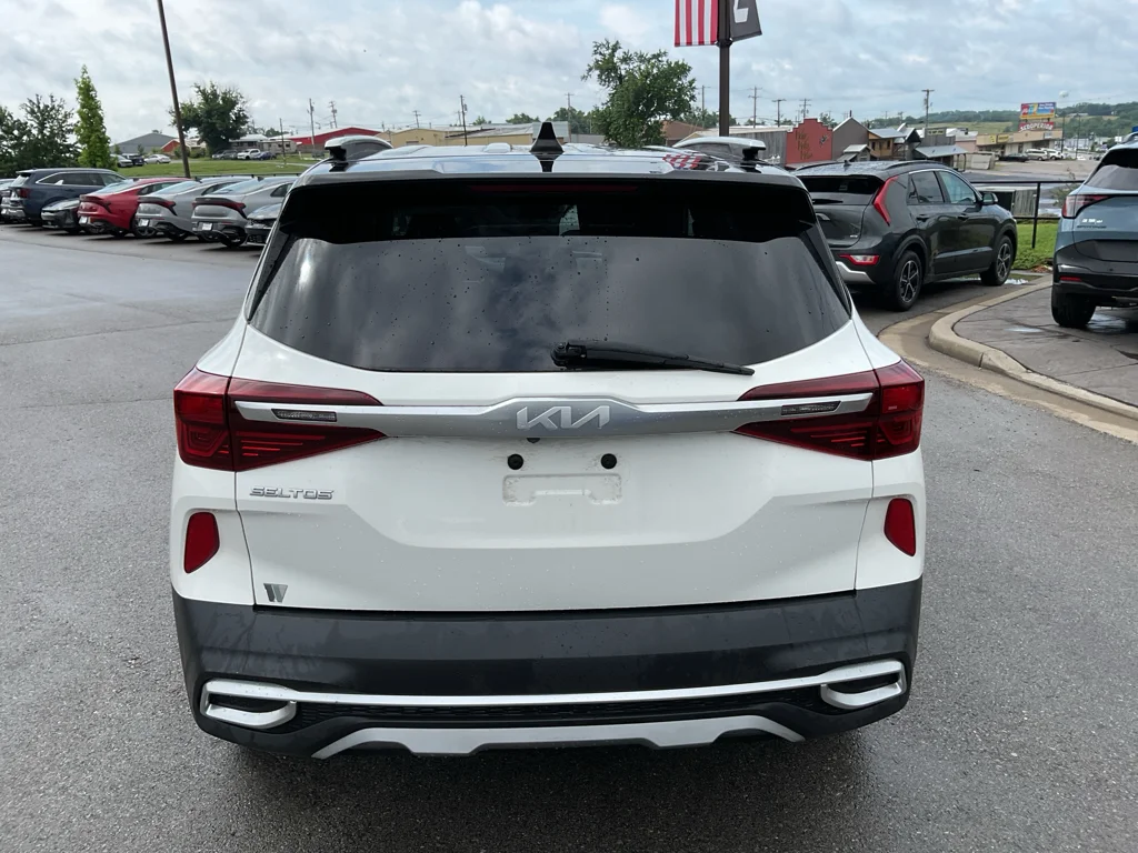 Used 2023 Clear White/Black Roof Kia S image 9