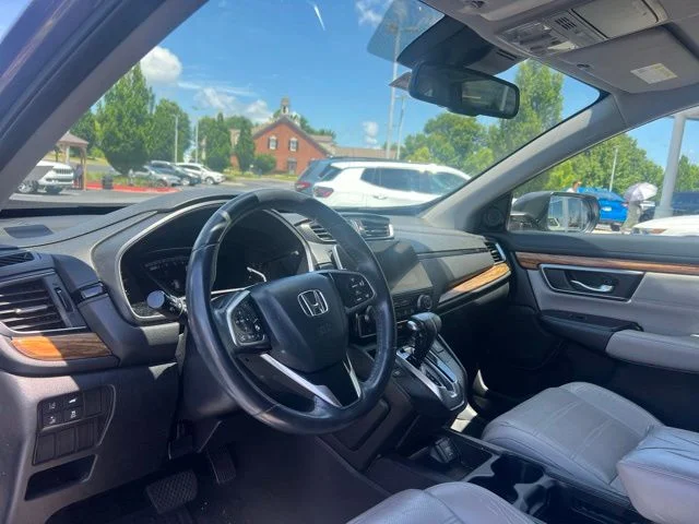 Used 2017 Modern Steel Metallic Honda Touring image 14
