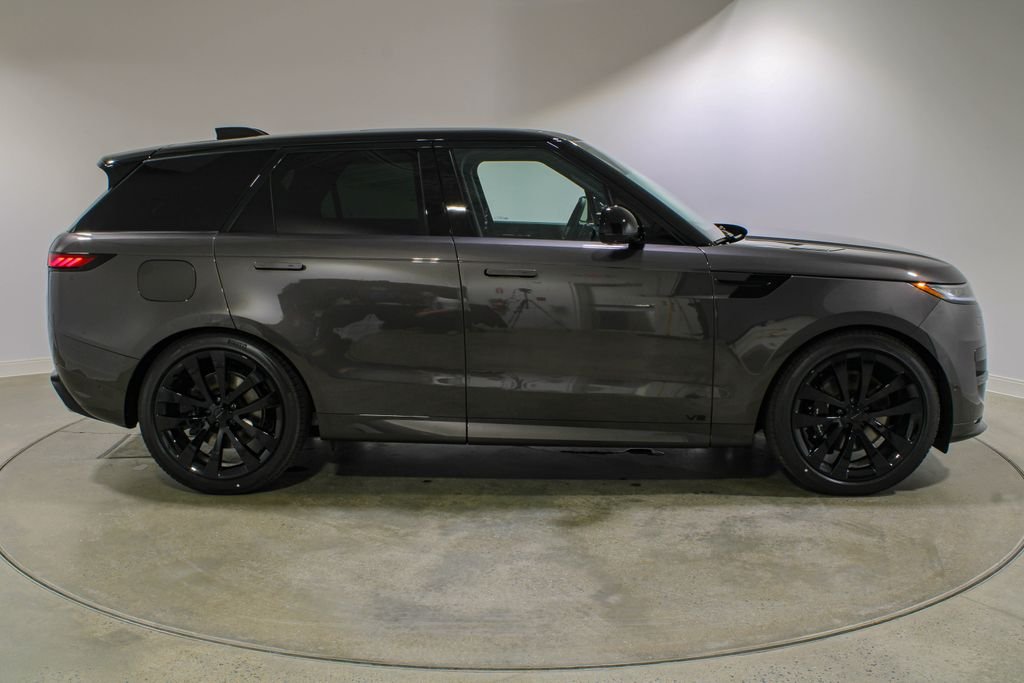 New 2026 Charente Grey Land Rover Dynamic SE P530 V8 image 6